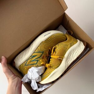 New Balance - Fresh Foam x Hierro v8 - Color Ginger, Size 6.5